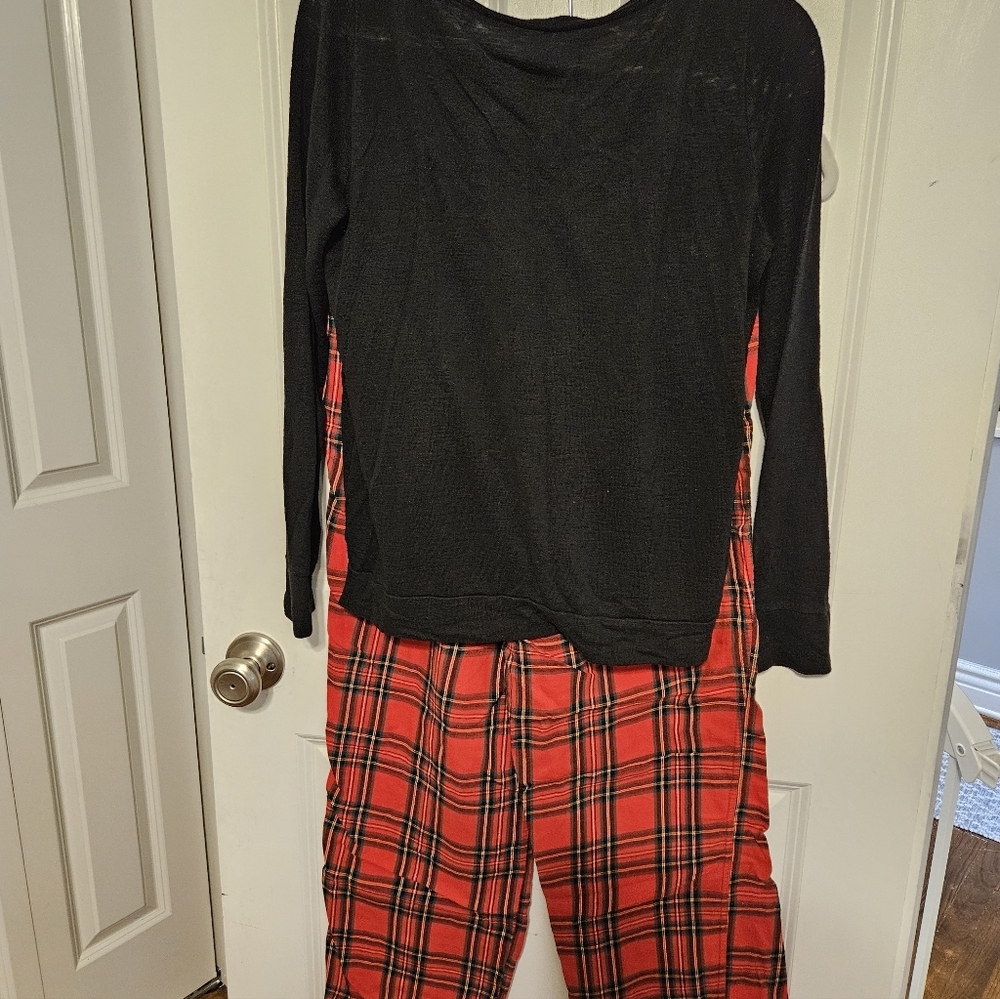 Victoria Secret Y2k Black and Red Pajama Set - Picture 4 of 7